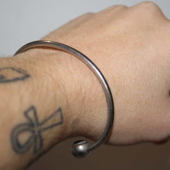 Beautiful silver cuff bracelet 7" - Picture 2 of 4